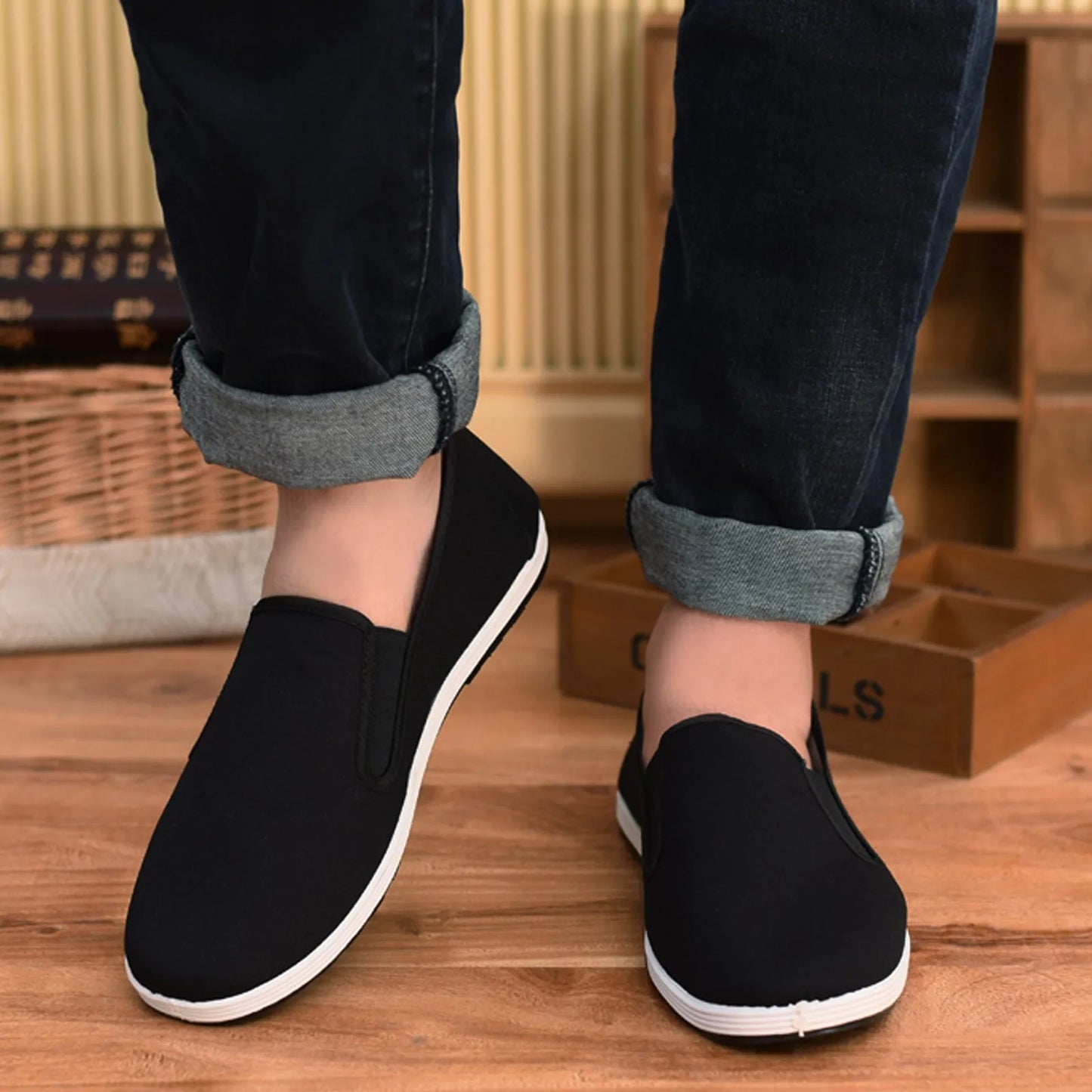 Outdoor Solid Color Slip-On Sports Sneakers Men Women