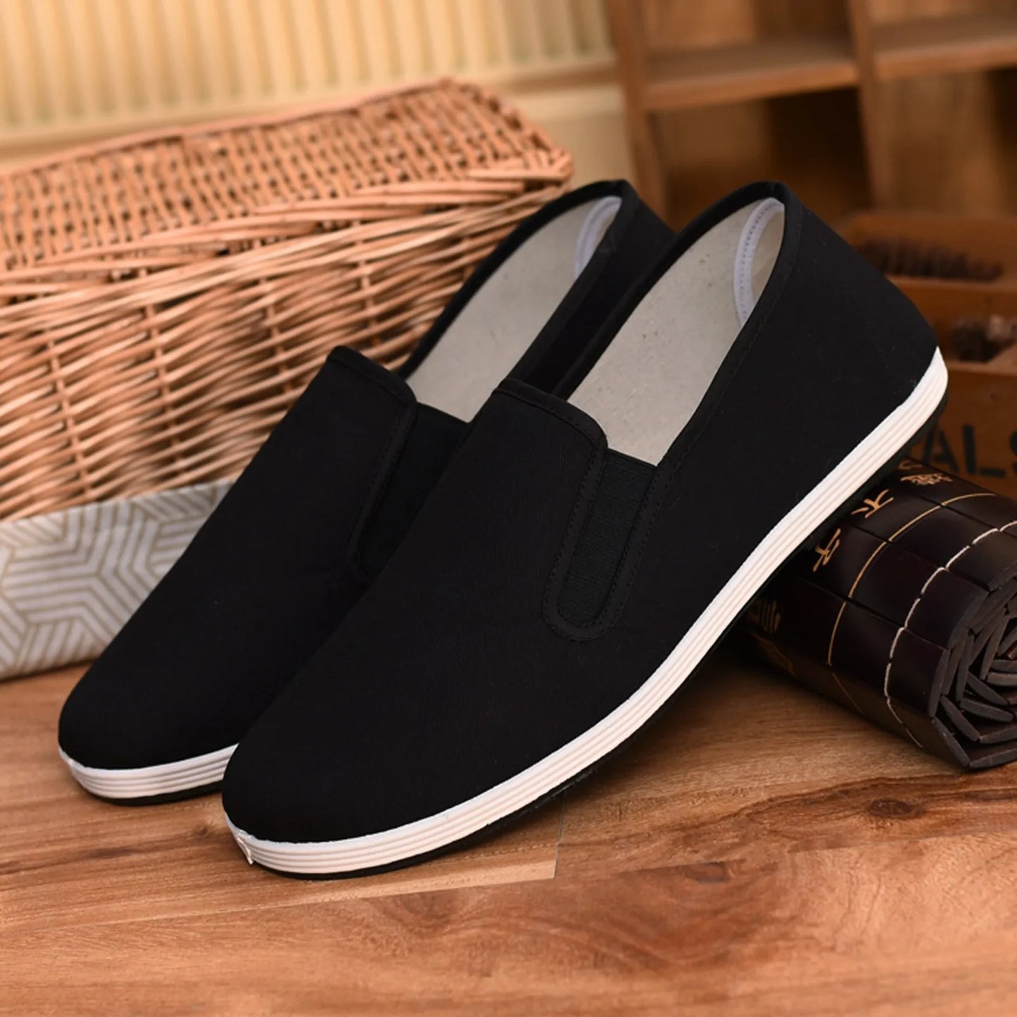 Outdoor Solid Color Slip-On Sports Sneakers Men Women